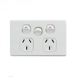 4C | Elegant Double Power Point 250V 10A with Extra Switch - Horizontal 040.0.0100