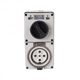 4C | Combination Switched socket 5 Pin IP66 500V 32A 040.000.0156