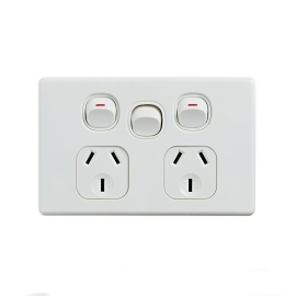 4C | Elegant Double Power Point 250V 10A With Extra Switch - Horizontal 040.0.0100