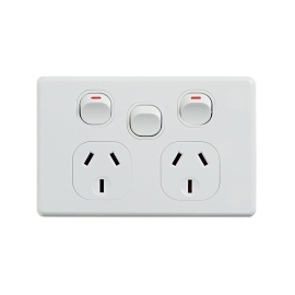 4C | Classic Double Power Point 250V 10A With 16AX Extra Switch - Horizontal 040.000.0314