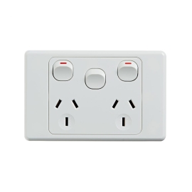 4C | Ultima Double Power Point 250V 10A With 16AX Extra Switch | Horizontal 040.000.0076